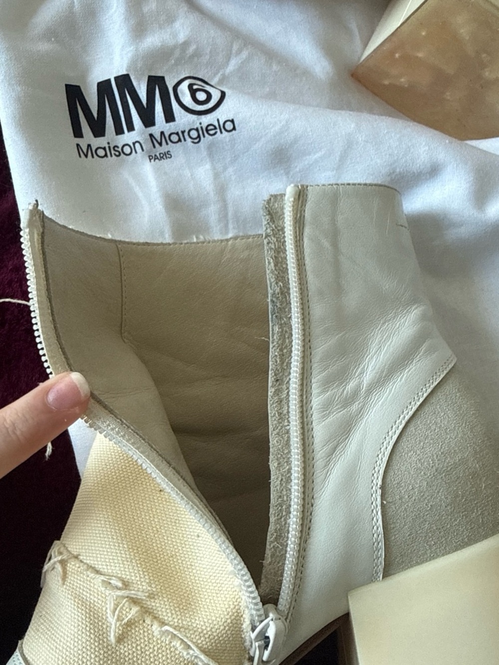 MM6 Maison Margiela Cream & White Mixed-Material Ankle Boots - Picture 7 of 7